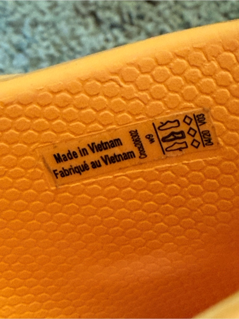 CROCS Classic-Style Clog in Vibrant Orange - Picture 5 of 6